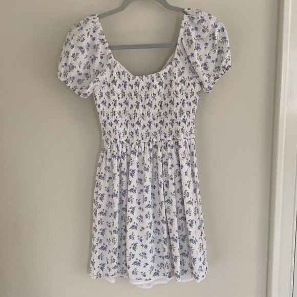 Hollister Spring Floral Dress - Picture 6 of 7